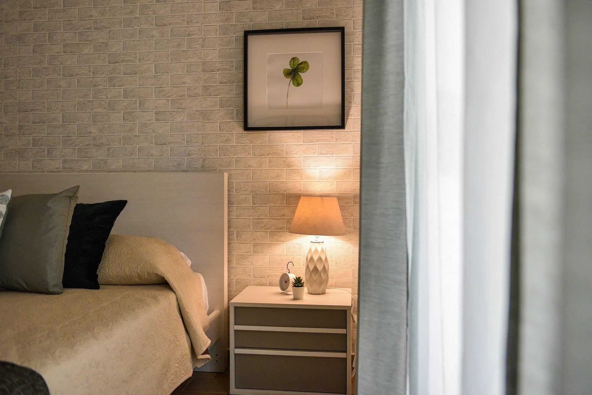 บี แอนด์ บี ปอร์ตาฟอร์ตูนา ลัคกี้ ชาร์ม Bed & Breakfast ซาแลร์โน ภายนอก รูปภาพ